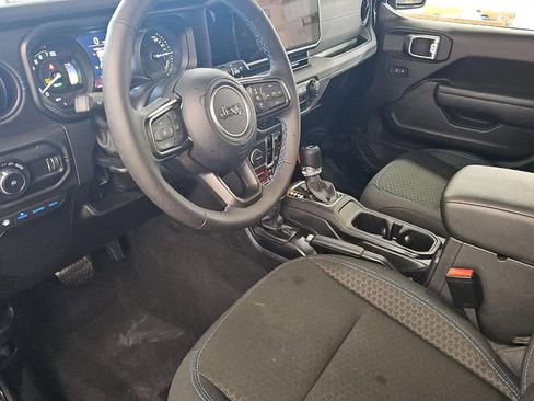 Used 2025 Jeep Wrangler Unlimited Rubicon 4xe w/ Convenience Group image 9