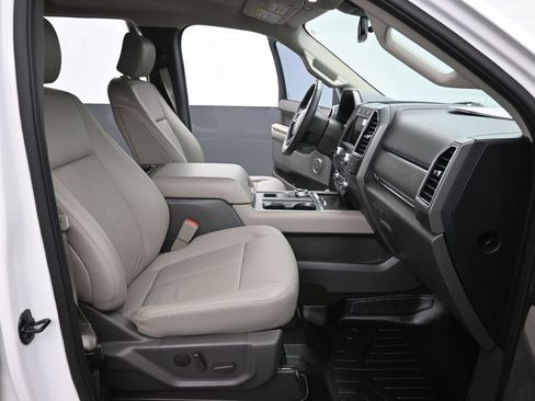 Used 2020 Ford Expedition XLT w/ Equipment Group 202A image 16