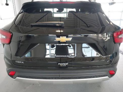 New 2026 Chevrolet Trax LT w/ Driver Confidence Package image 32
