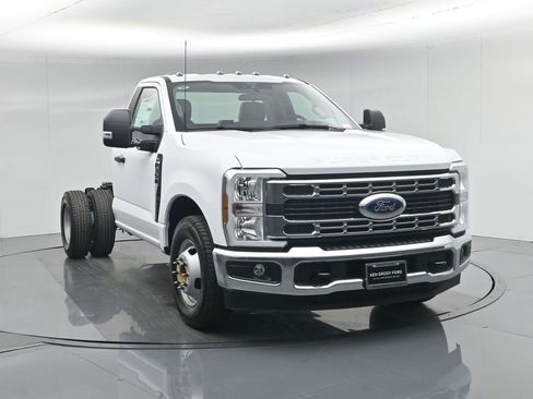 New 2026 Ford F350 XL w/ XL Chrome Package RWD image 20