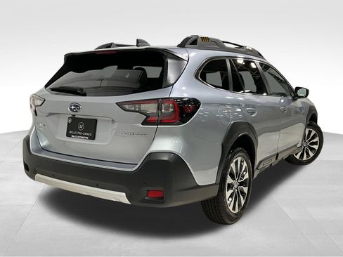 Used 2025 Subaru Outback Limited AWD/4WD image 5
