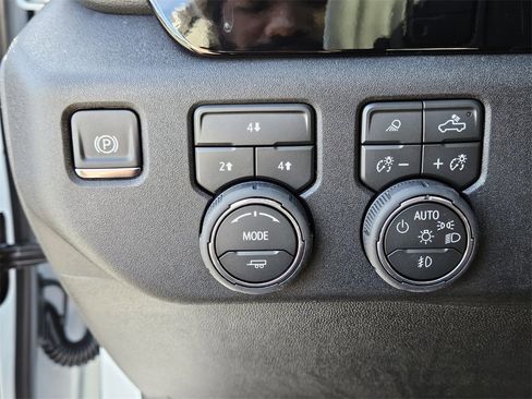 New 2026 Chevrolet Silverado 2500 LT w/ Z71 Chrome Sport Edition image 25