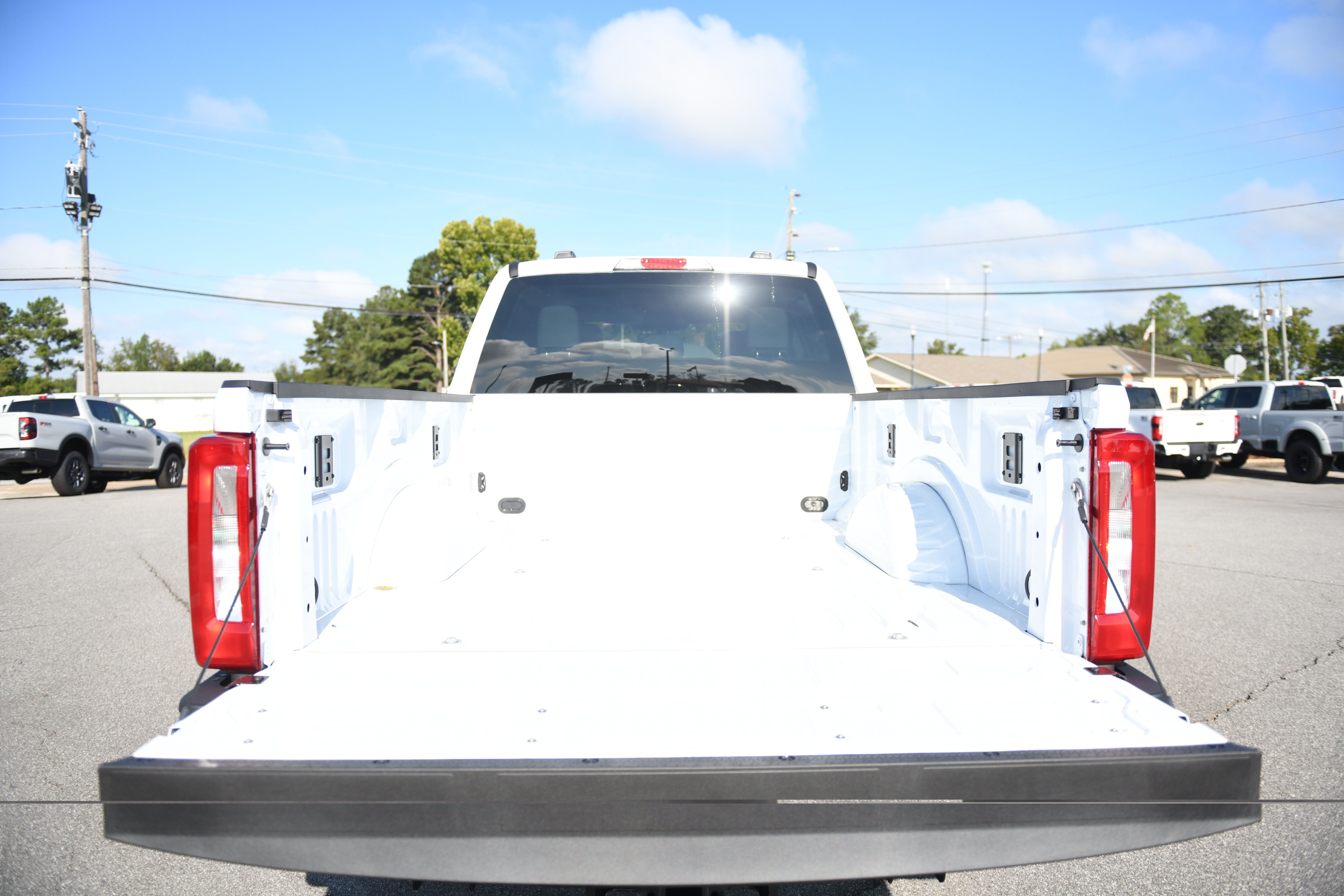 New 2027 Ford F250 XLT w/ F-250 >10K GVWR Package AWD/4WD image 12