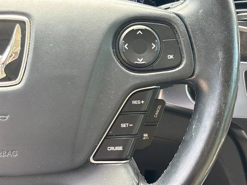 Used 2015 Hyundai Equus Signature RWD image 21