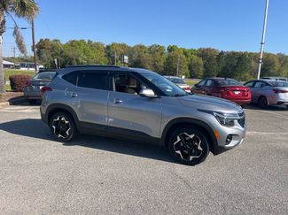 Used 2024 Kia Seltos EX FWD video 1