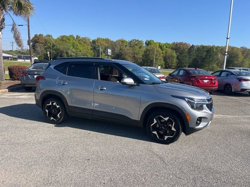 Used 2024 Kia Seltos EX FWD image 1