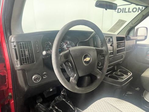 Used 2009 Chevrolet Express 1500 RWD image 15