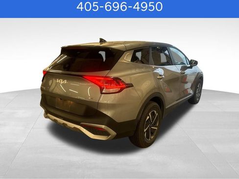 Used 2023 Kia Sportage LX AWD/4WD image 3