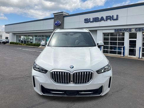 Used 2024 BMW X5 xDrive40i w/ Premium Package AWD/4WD image 4