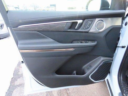 New 2026 Buick Enclave Avenir w/ Super Cruise Package AWD/4WD image 18