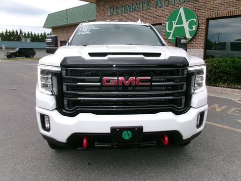 Used 2023 GMC Sierra 2500 AT4 AWD/4WD image 2