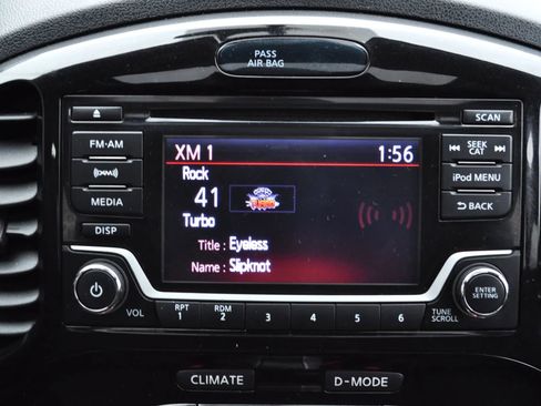 Used 2017 Nissan Juke SV image 18