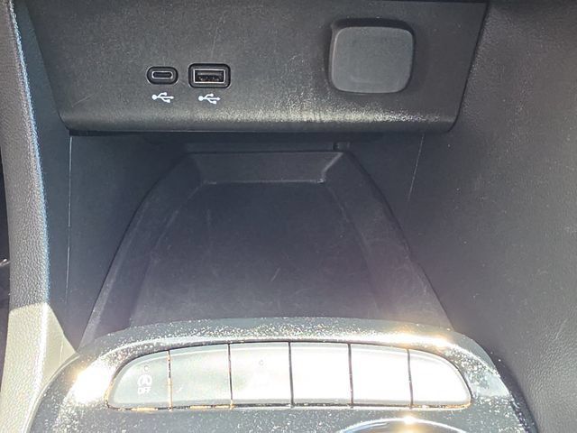 Certified 2024 Buick Encore GX Preferred FWD image 30