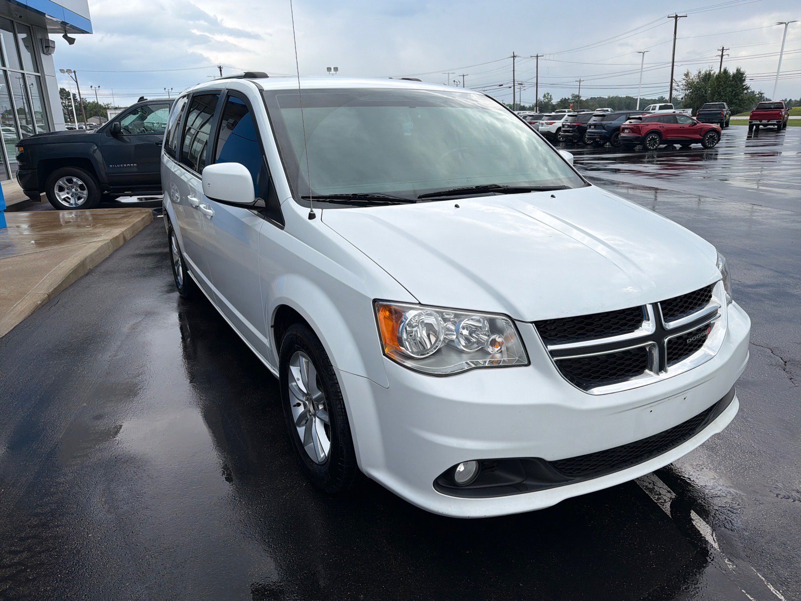 Used 2018 Dodge Grand Caravan SXT FWD image 6