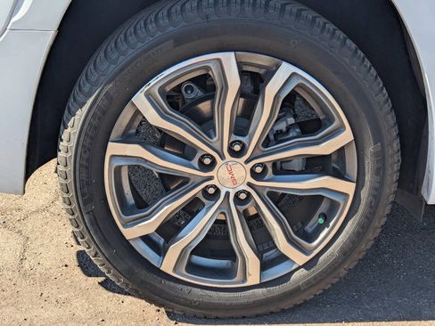 Used 2018 GMC Terrain Denali w/ Comfort Package image 9