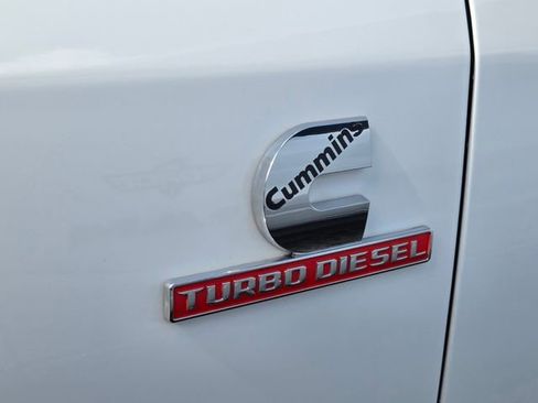 Used 2025 RAM 2500 Laramie w/ Sport Appearance Package AWD/4WD image 8