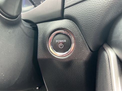 Used 2025 Toyota RAV4 XLE AWD/4WD image 33