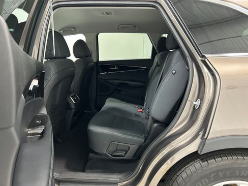 Used 2019 Kia Sorento AWD w/ LX Convenience Package image 25