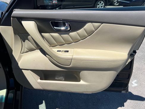 Used 2013 INFINITI FX37 AWD w/ Premium Pkg image 17