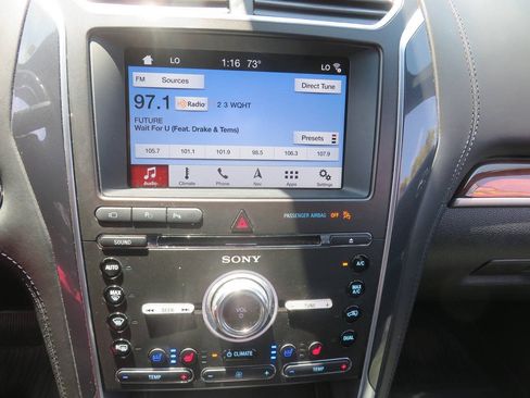 Used 2018 Ford Explorer Platinum AWD/4WD image 17