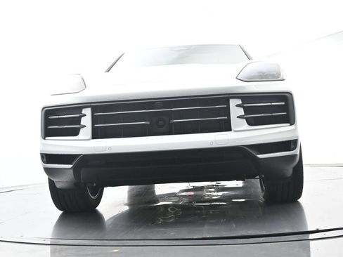 Certified 2026 Porsche Cayenne AWD/4WD image 53