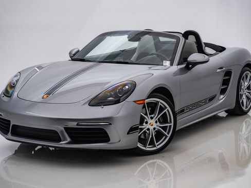 Used 2024 Porsche 718 Boxster RWD image 3