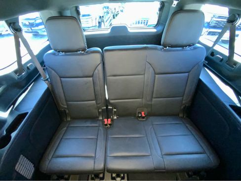 Used 2021 Chevrolet Suburban Z71 AWD/4WD image 23