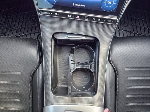 Used 2024 Mercedes-Benz C 300 4MATIC Sedan image 3