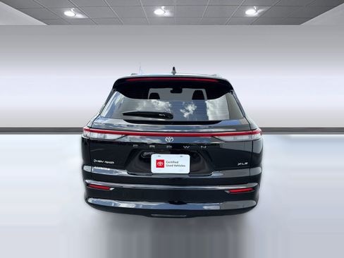 Certified 2025 Toyota Crown Signia AWD/4WD image 10