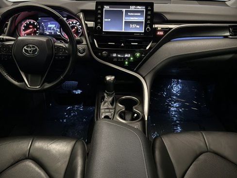 Used 2021 Toyota Camry XSE FWD image 7
