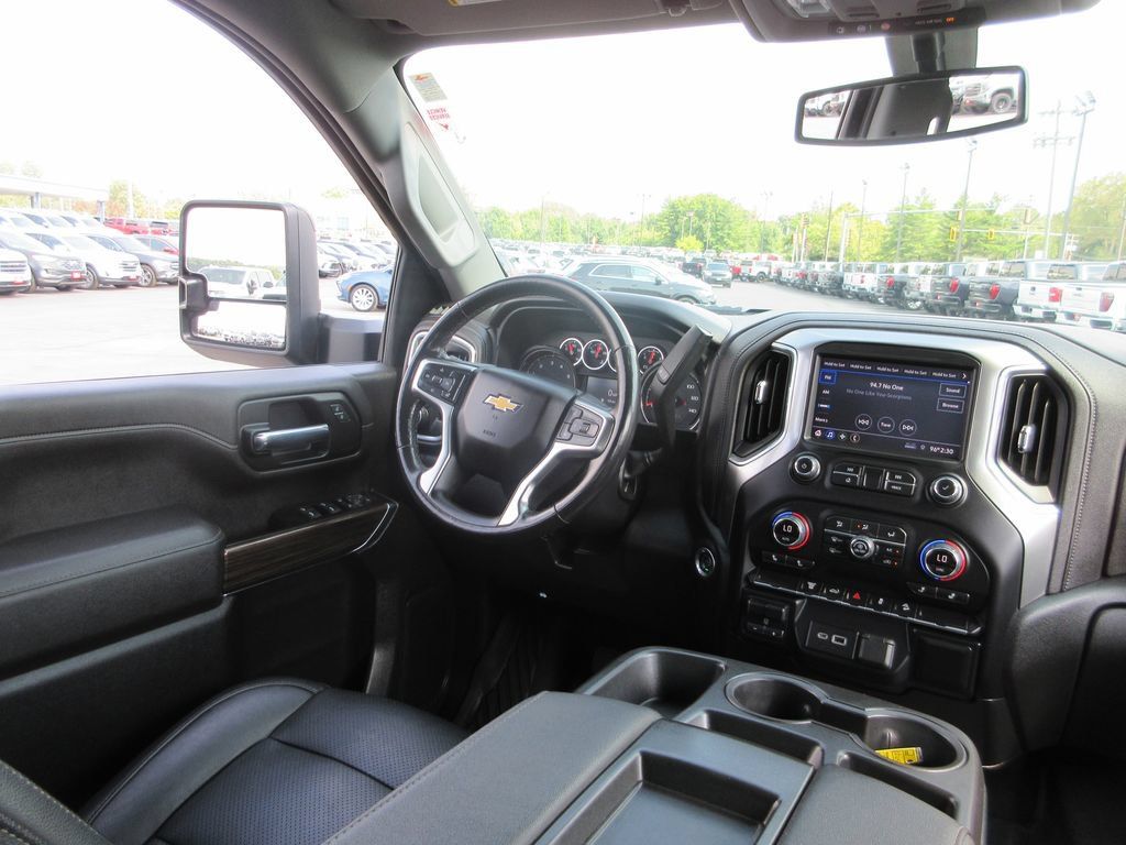 Certified 2022 Chevrolet Silverado 2500 LT w/ Convenience Package AWD/4WD image 26