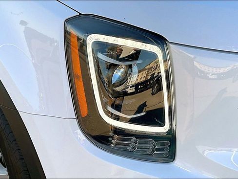 Used 2022 Kia Telluride LX image 27