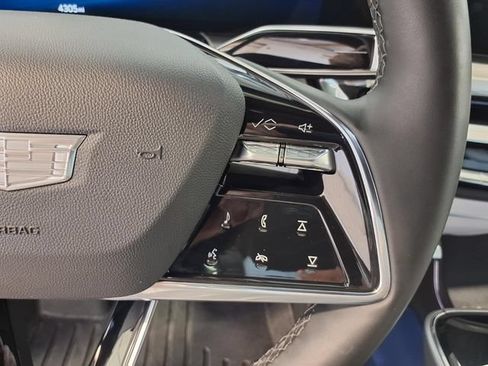 Used 2025 Cadillac Lyriq Luxury RWD image 9