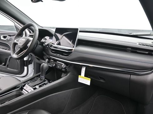 New 2026 Jeep Compass Latitude image 27