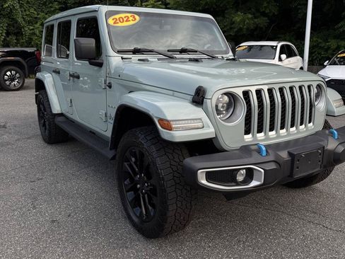 Used 2023 Jeep Wrangler Unlimited Sahara w/ Cold Weather Group AWD/4WD image 14