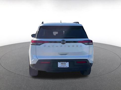 Used 2025 Nissan Pathfinder SV image 12