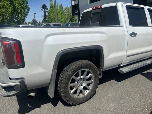 Used 2017 GMC Sierra 1500 Denali AWD/4WD image 8