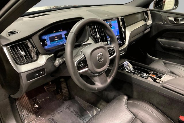Certified 2024 Volvo XC60 T8 Ultimate AWD/4WD image 17