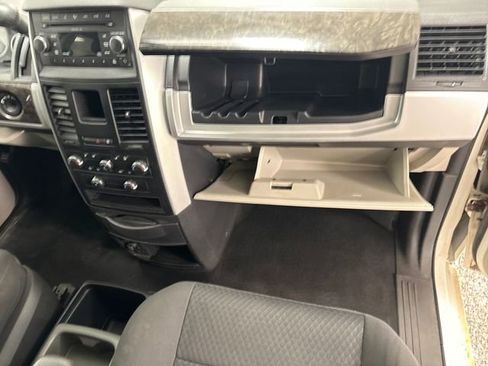 Used 2010 Dodge Grand Caravan SXT image 14
