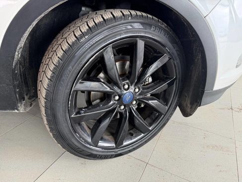 Used 2019 Ford Escape SE image 11