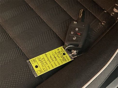 Used 2023 Volkswagen Jetta Sport image 19