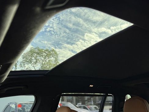 Certified 2024 BMW X7 xDrive40i w/ M Sport Package image 23