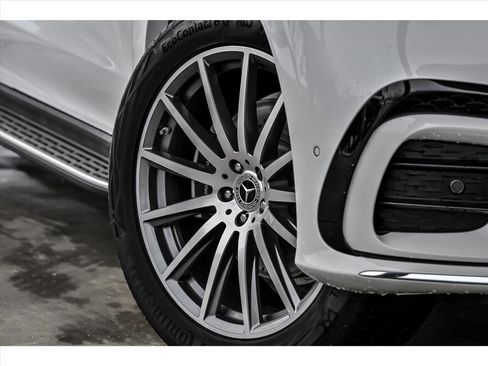 New 2026 Mercedes-Benz GLS 580 4MATIC image 3