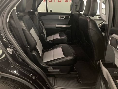 Used 2024 Ford Explorer XLT w/ Equipment Group 202A AWD/4WD image 40
