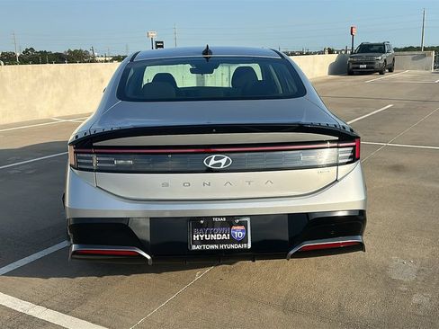 Used 2025 Hyundai Sonata SEL FWD image 11