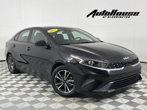 Used 2023 Kia Forte LXS image 1