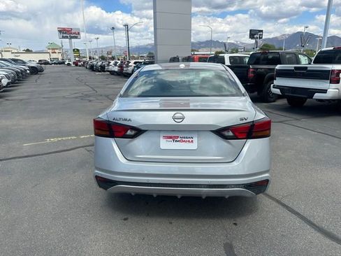 Used 2024 Nissan Altima 2.5 SV FWD image 9