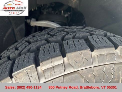 Used 2025 Chevrolet Silverado 1500 LT AWD/4WD image 27