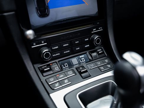 Used 2017 Porsche 911 Turbo image 53