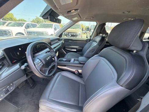 Used 2024 Kia EV9 Light Long Range RWD image 7
